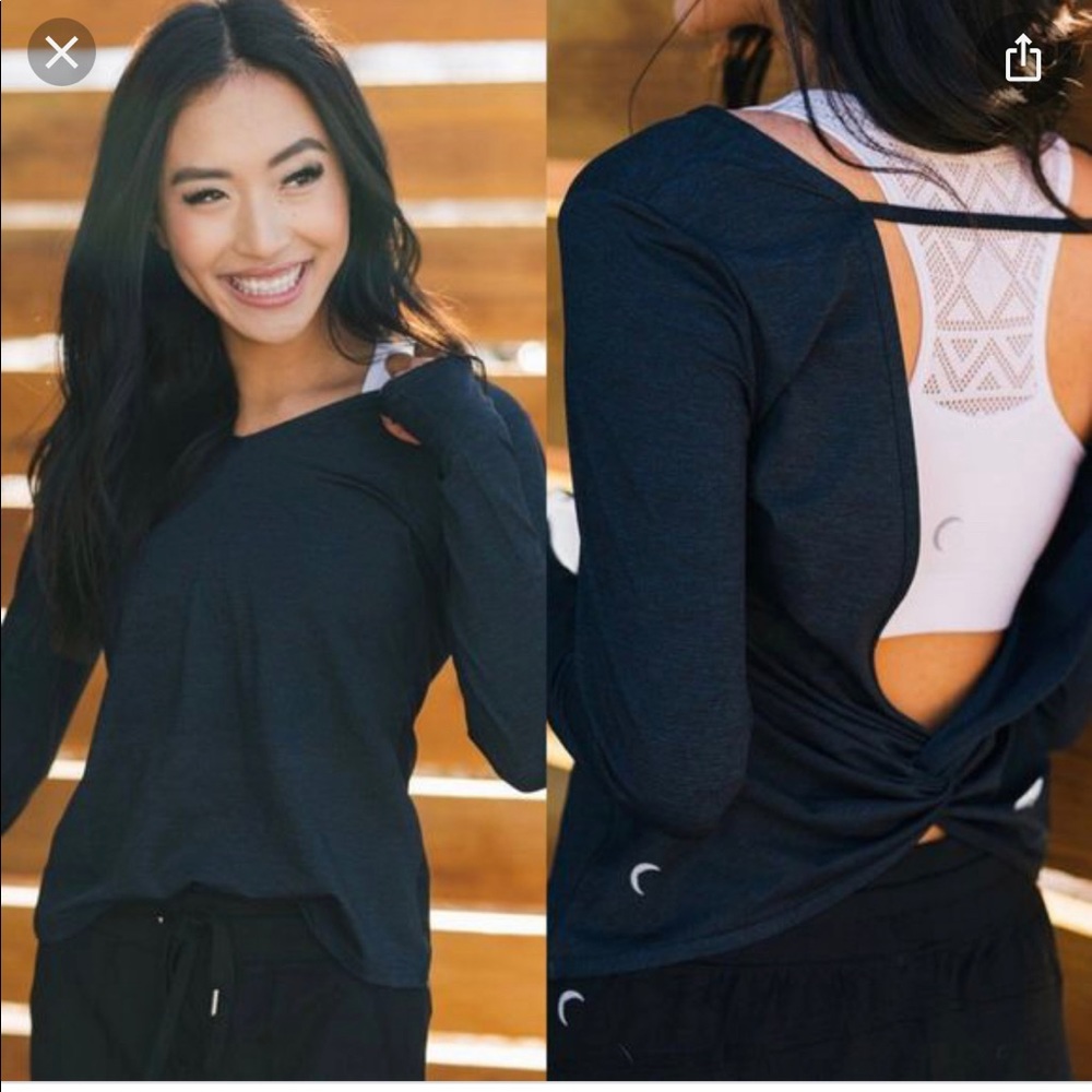 NWT Navy V Back Vibe size M